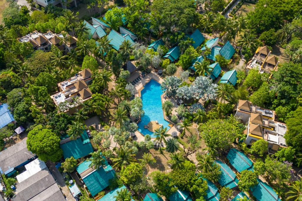 Фото отеля Paradox Resort Phuket (ex. Movenpick Resort & Spa Karon)