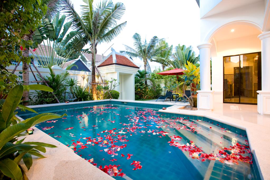 Palm Grove Hotel, Pattaya