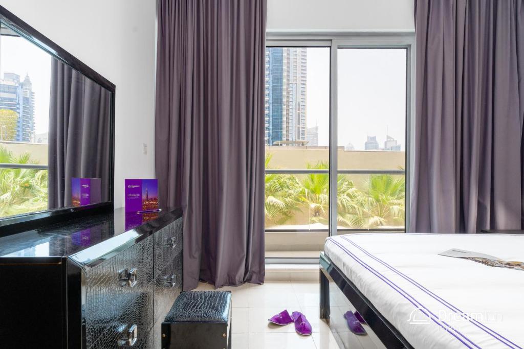 Відгуки про готелі Dream Inn Dubai Apartments - Bay Central
