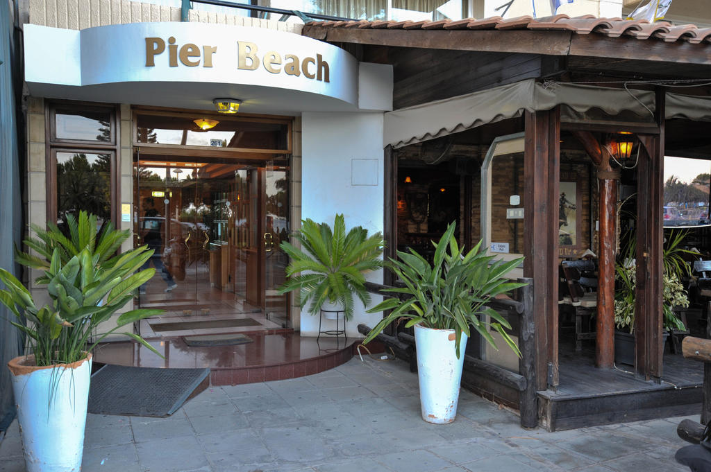 Pier Beach Hotel Apts фото туристів