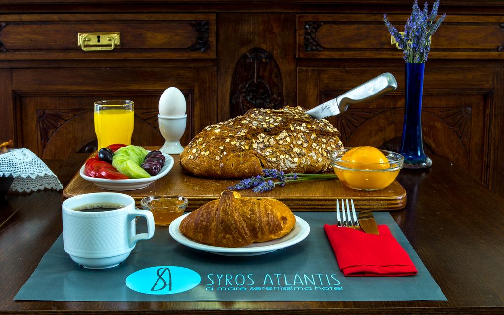 Syros Atlantis Hotel, фотограції туристів