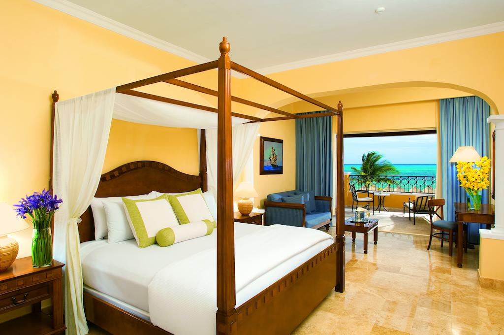 Tours to the hotel Secrets Capri Riviera Cancun Playa del Carmen Mexico