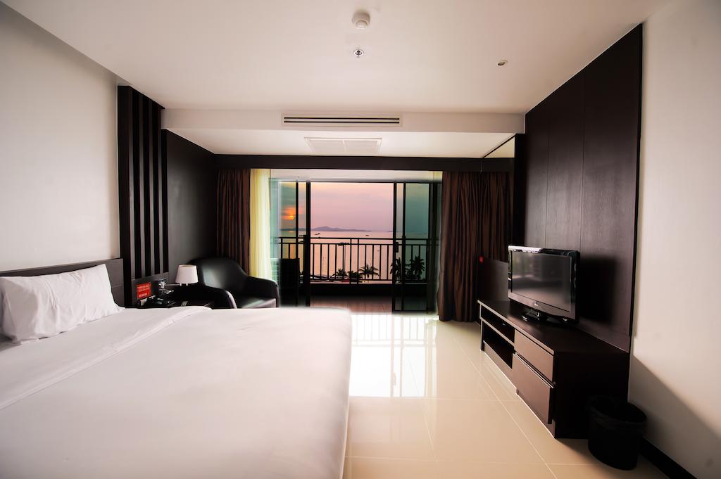 Отзывы туристов Selection Pattaya Hotel (ex. Pattaya Beach Resort)