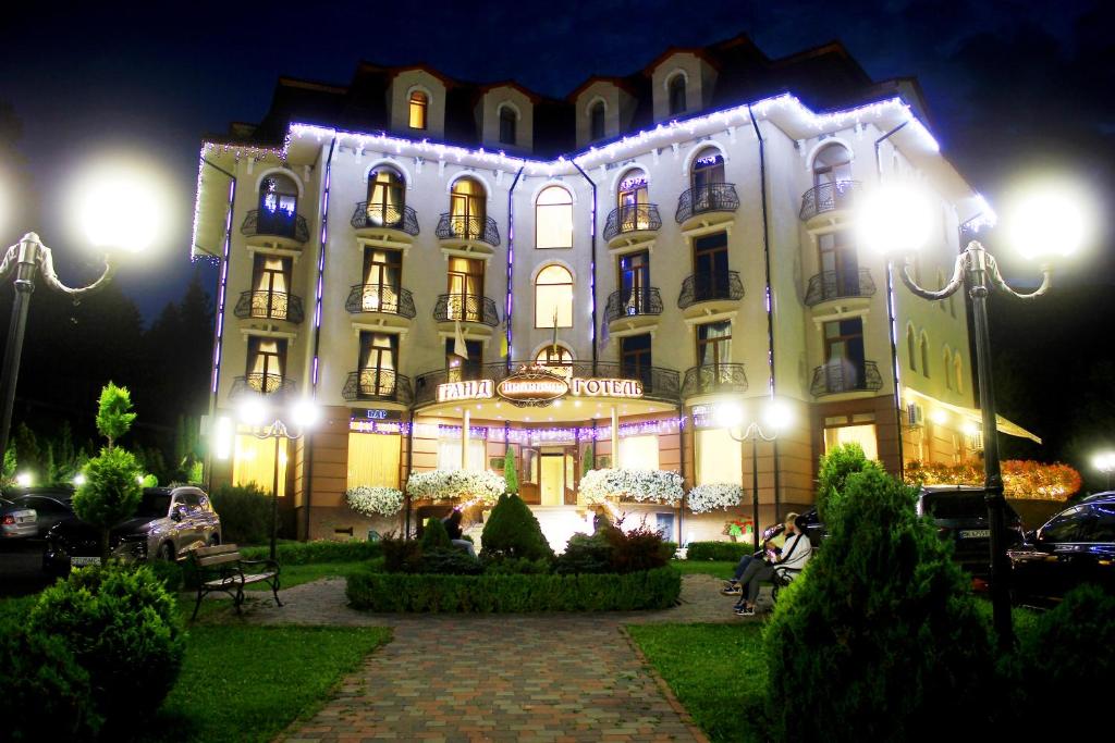 Пилипец, Grand Hotel Pylypets, 4