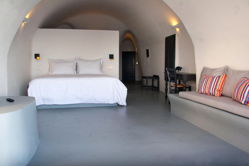 Ambassador Santorini Luxury Villas & Suites, Санторіні (острів) ціни