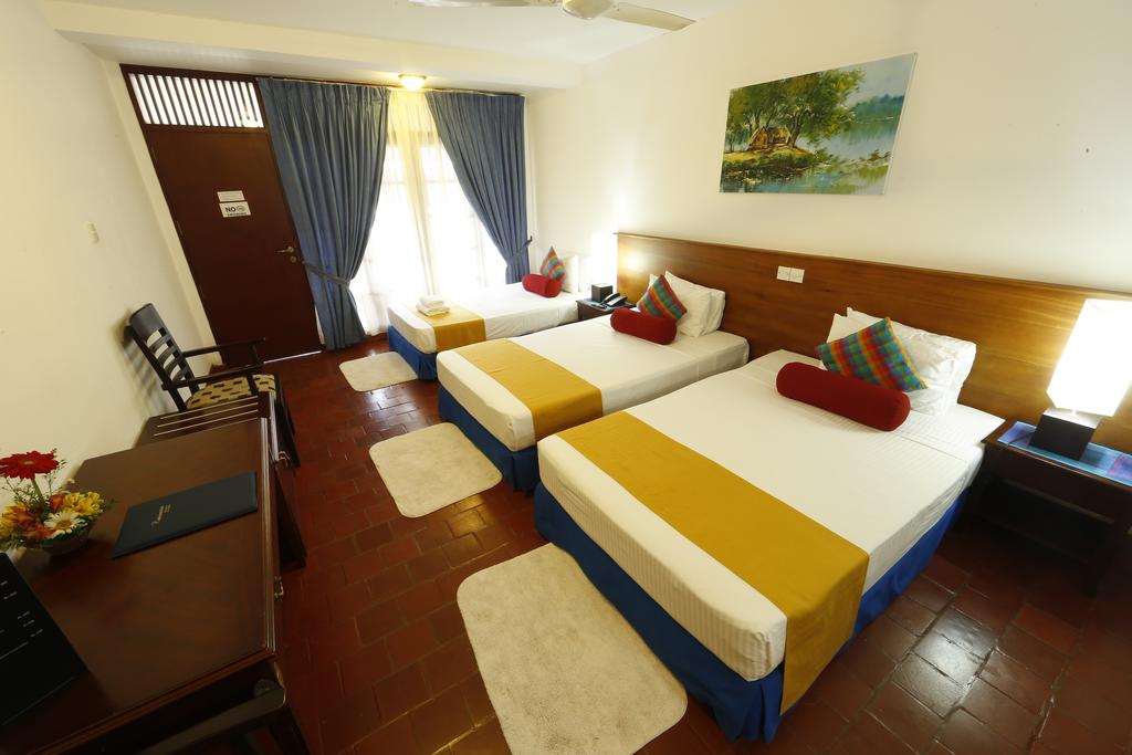 Catamaran Beach Hotel, Негомбо, фотографии туров