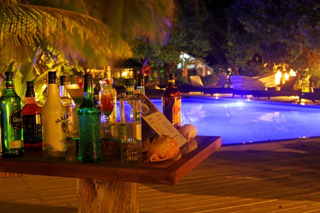 Eriyadu Island Resort, Północny Atol Male, zdjęcia z wakacje