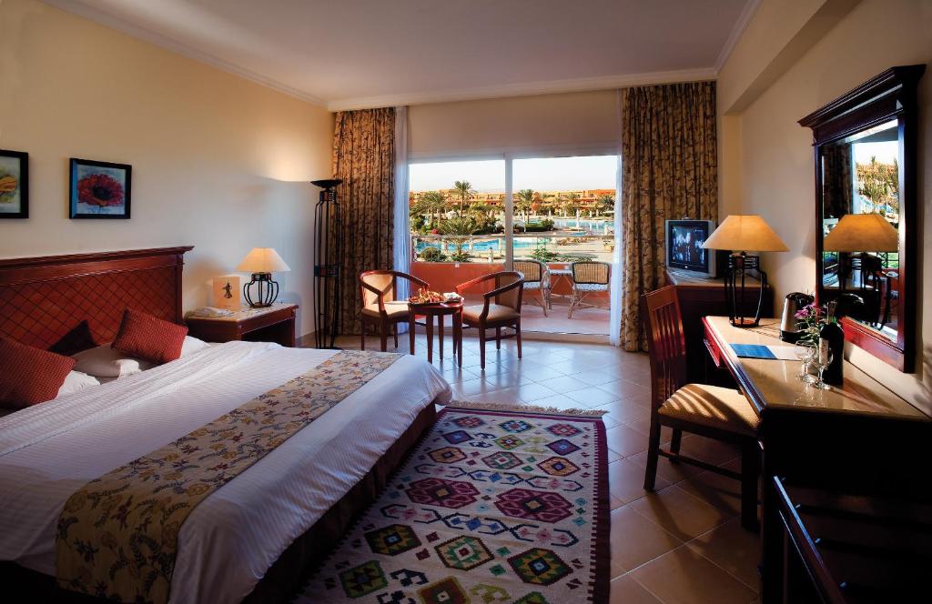 Отдых в отеле Amwaj Oyoun Hotel & Resort Шарм-эль-Шейх Египет