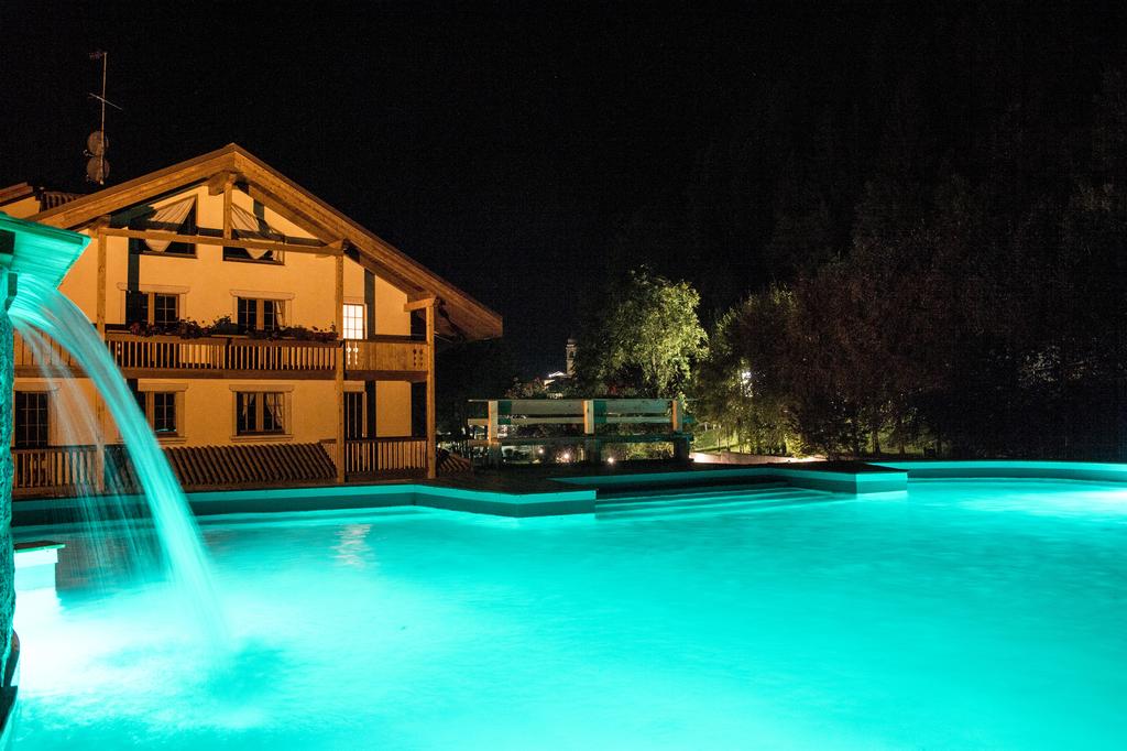 Holidays Dolomiti Apartment Resort (Pinzolo/Carisolo), Доломити-ди-Брента, Италия, фотографии туров