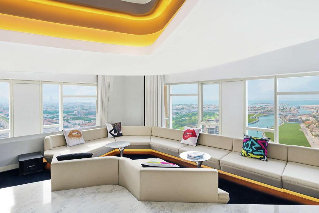 V Hotel Dubai, Curio Collection by Hilton, фотографії