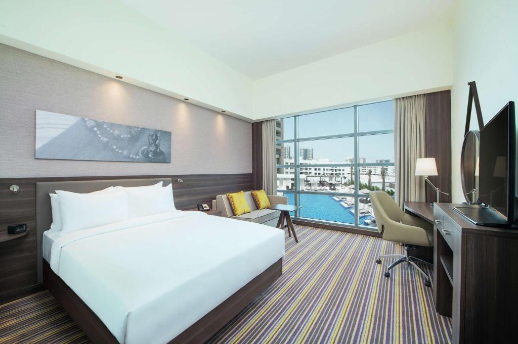 Тури в готель Hampton by Hilton Dubai Airport