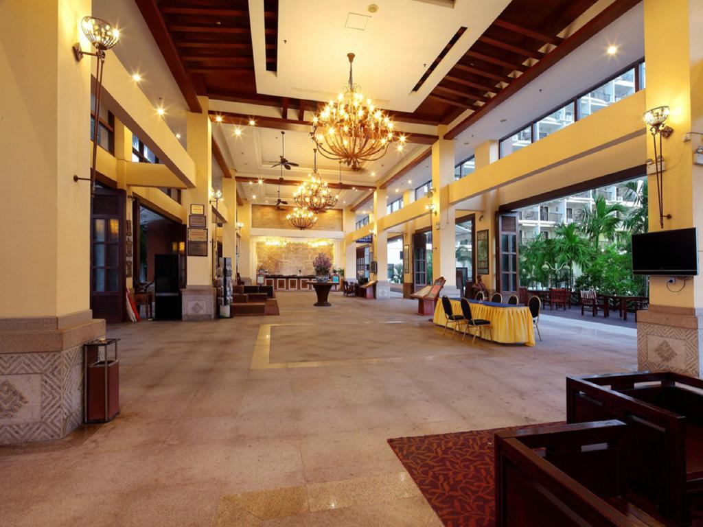 J-Hotel (ex. Yuhai International Resort Apartment Spa, Azure Resort Sanya, Azure Resort) цена