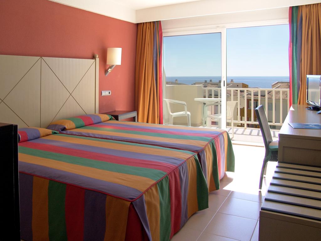 Blau Punta Reina Resort (Apartments), Majorka (wyspa) ceny