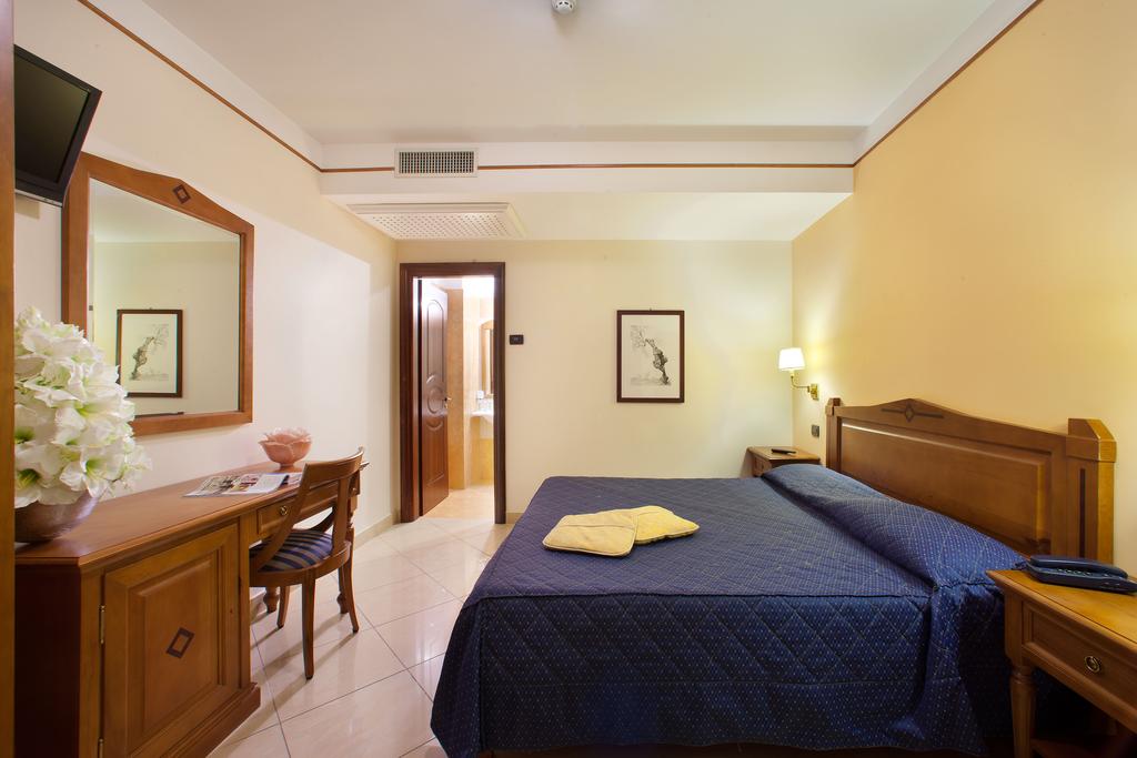 Горящие туры в отель Ulisse Deluxe Hostel Неаполитанский залив