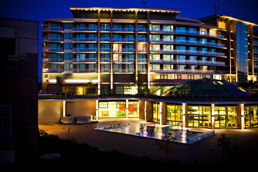 Aquaworld Ramada Resort Hotel, Венгрия, Будапешт, туры, фото и отзывы