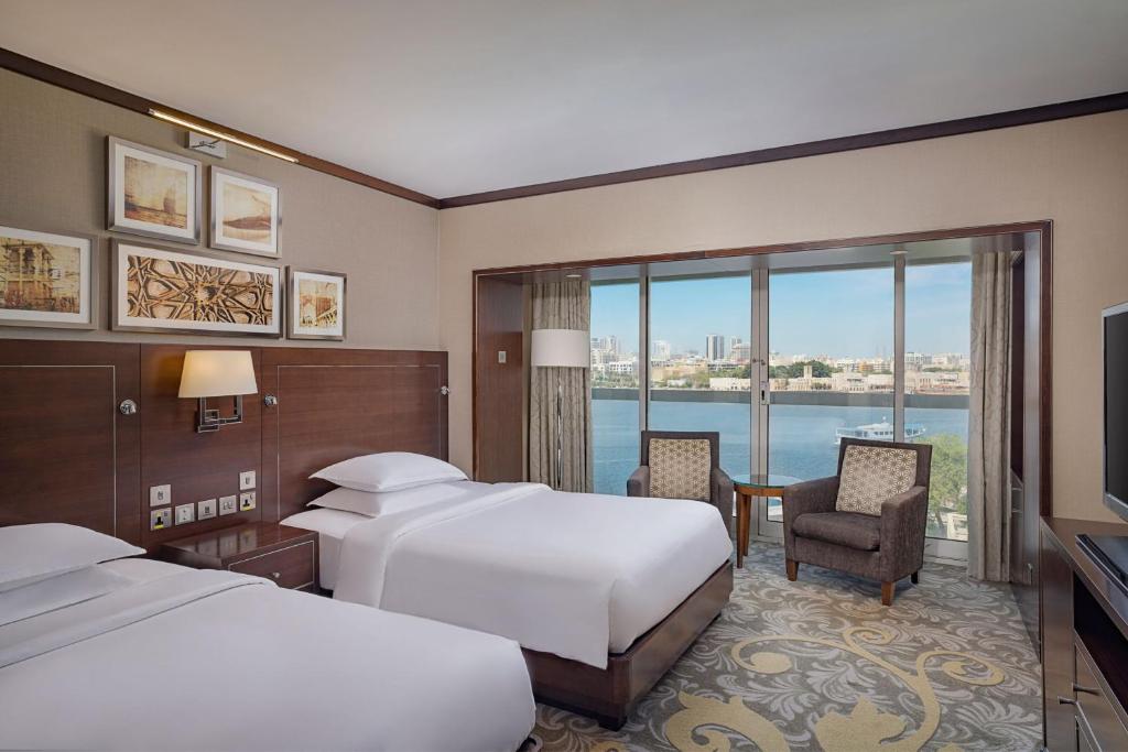 Odpoczynek w hotelu Sheraton Dubai Creek Hotel & Towers