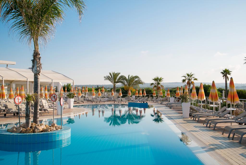Cypr Asterias Beach Hotel