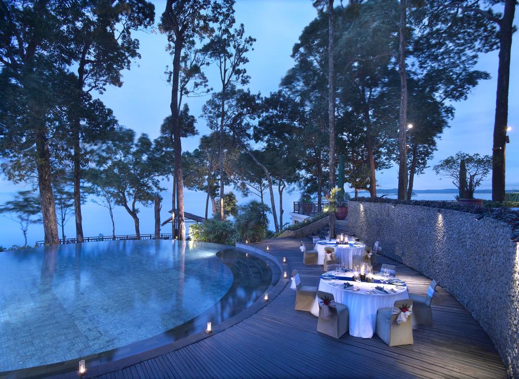 Бінтан (острів) Banyan Tree Resort