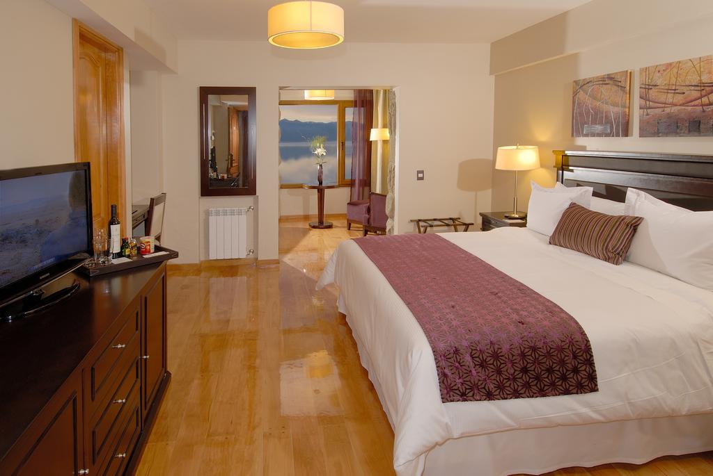 Hotel photos Alma Del Lago Suites & Spa
