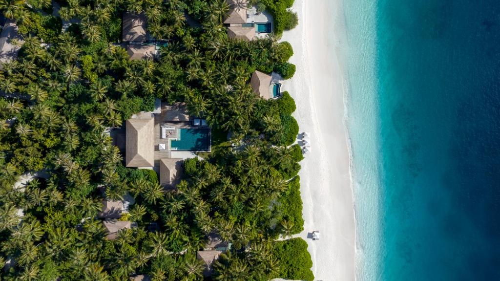 Отзывы туристов Intercontinental Maldives Maamunagau Resort