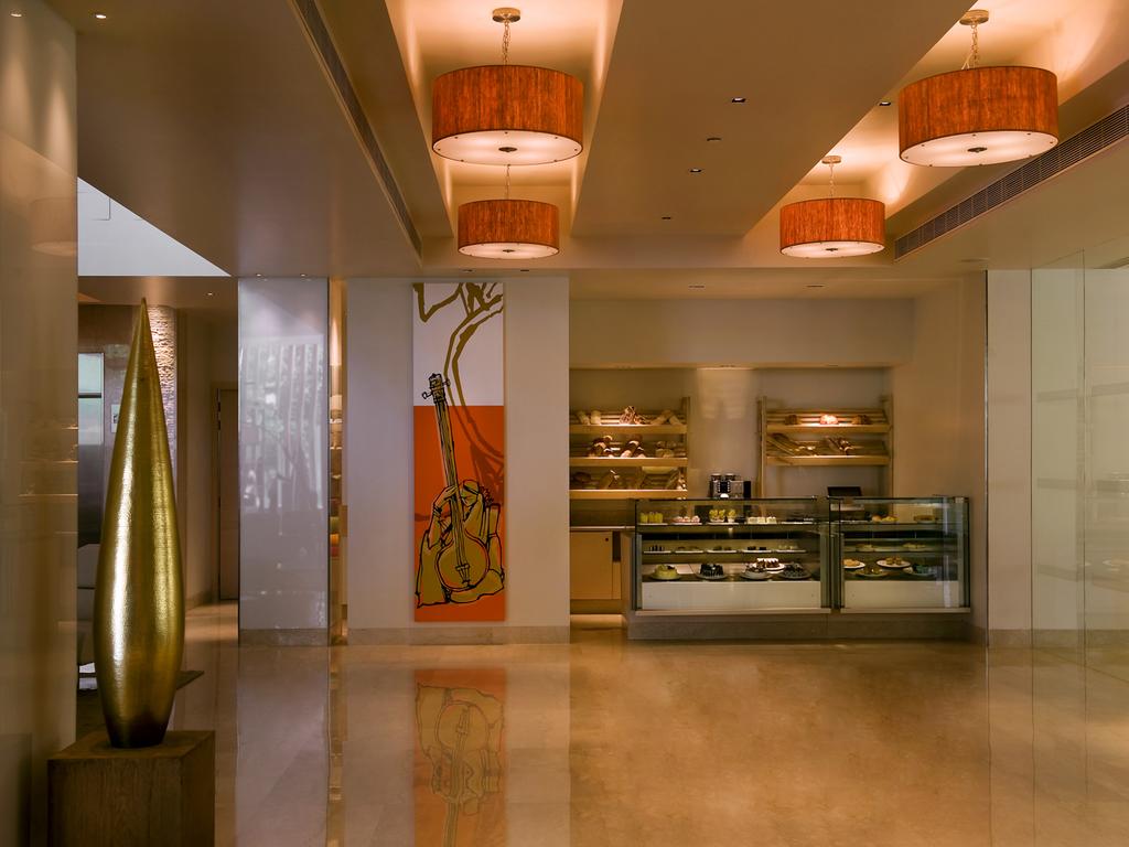 Tours to the hotel The Raintree Hotel Anna Salai