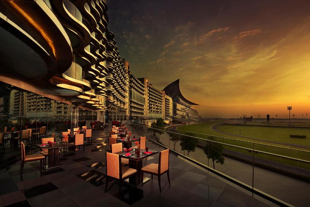 Дубай (місто) The Meydan Hotel
