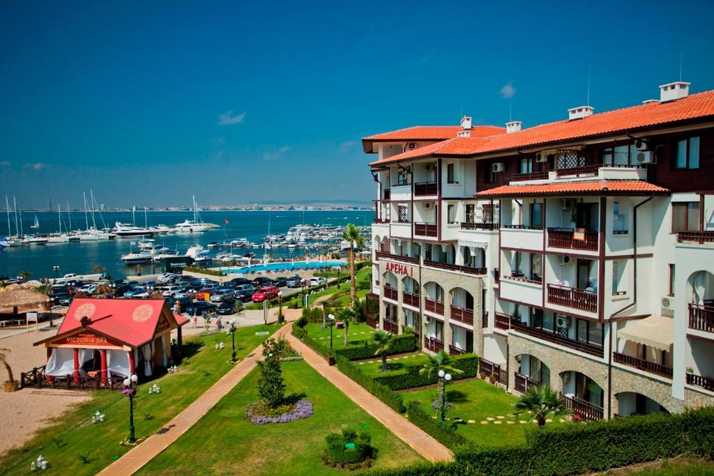 Фото готелю Dinevi Resort Premium First Line