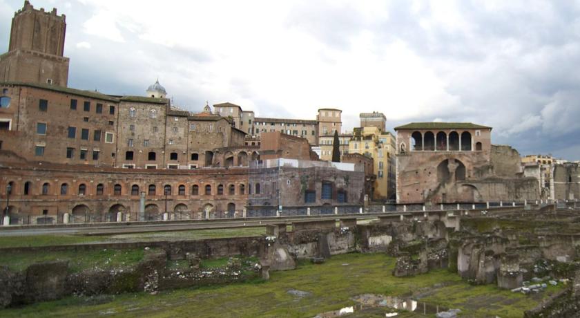Edera, Rome, Italy, photos of tours