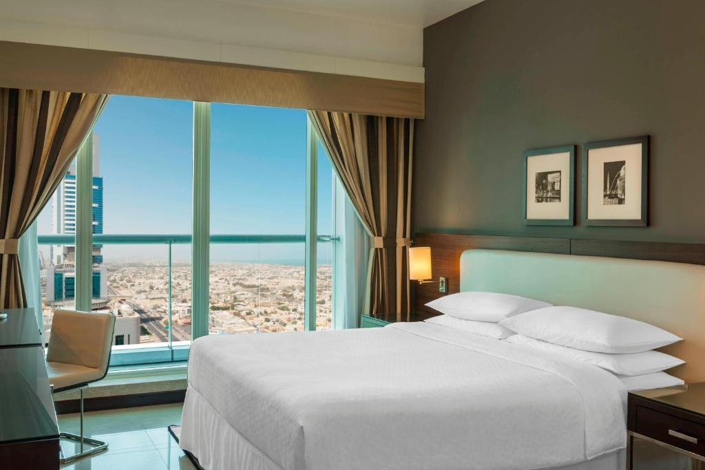 Відпочинок в готелі Four Points By Sheraton Sheikh Zayed Road Дубай (місто)