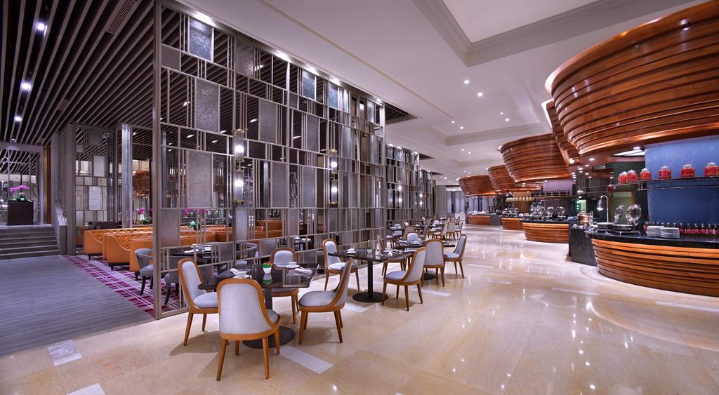 Отдых в отеле The Ritz Carlton Jakarta, Mega Kuningan