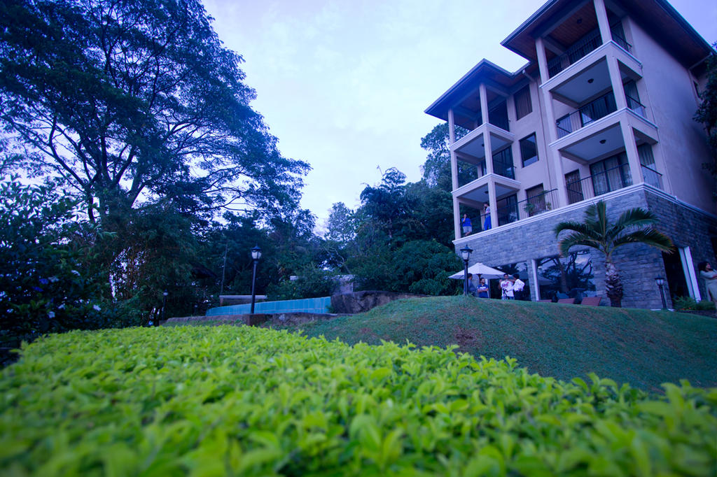 Відпочинок в готелі Randholee Resort Канді Шрі-Ланка