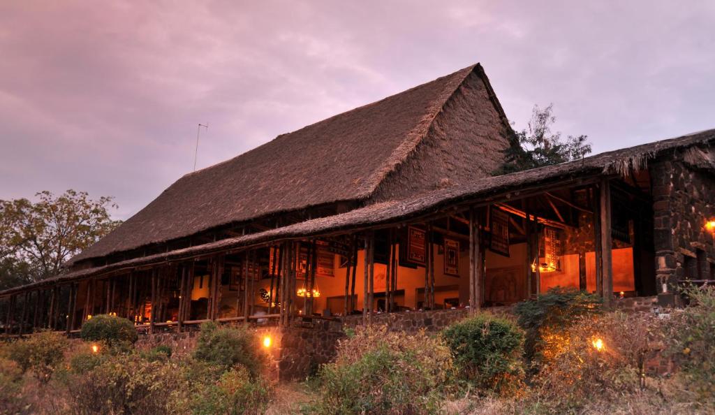 Kenya Kilaguni Serena Safari Lodge