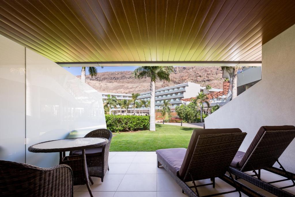 Цены в отеле Radisson Blu Resort & Spa Gran Canaria Mogan