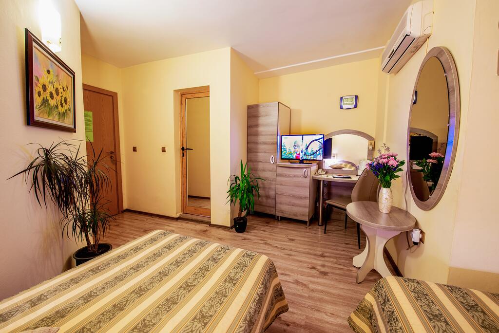 Отель, Hotel Color Varna