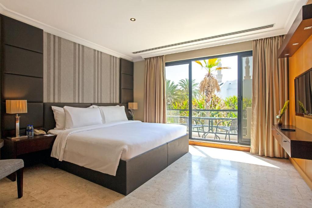 Dubai Marine Beach Resort & Spa, Дубай (пляжні готелі) ціни