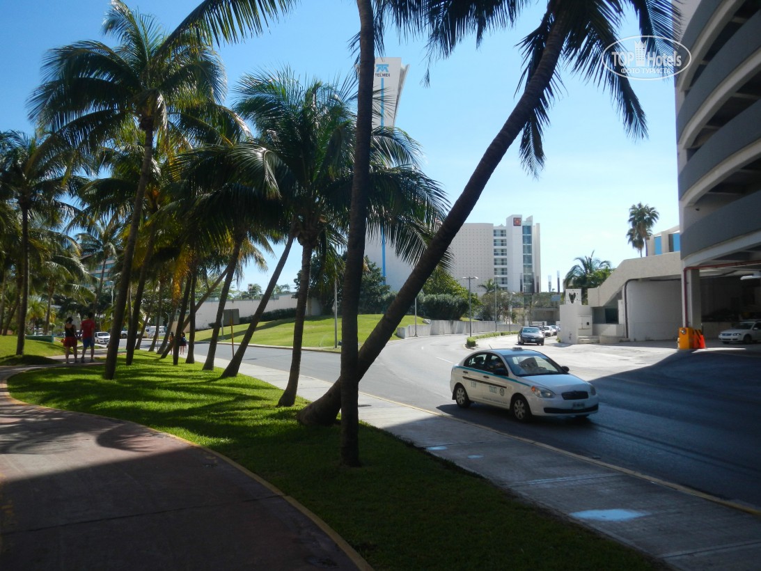 Горящие туры в отель Riu Cancun Канкун