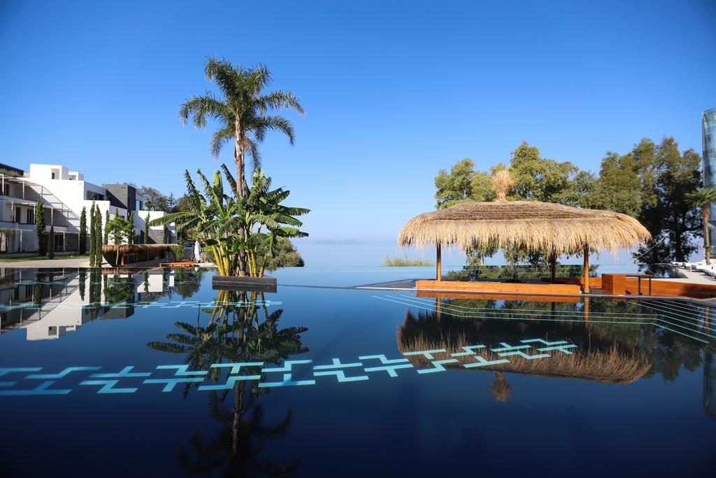 Готель, Marina Bay Luxury Resort & Spa