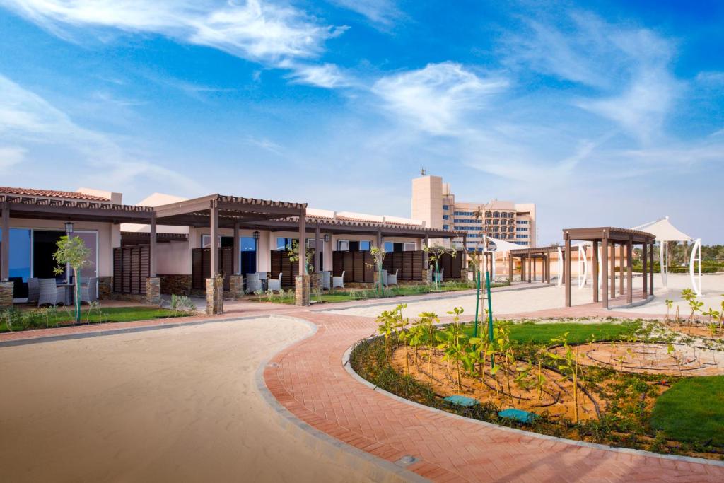 Абу Дабі Danat Jebel Dhanna Resort ціни