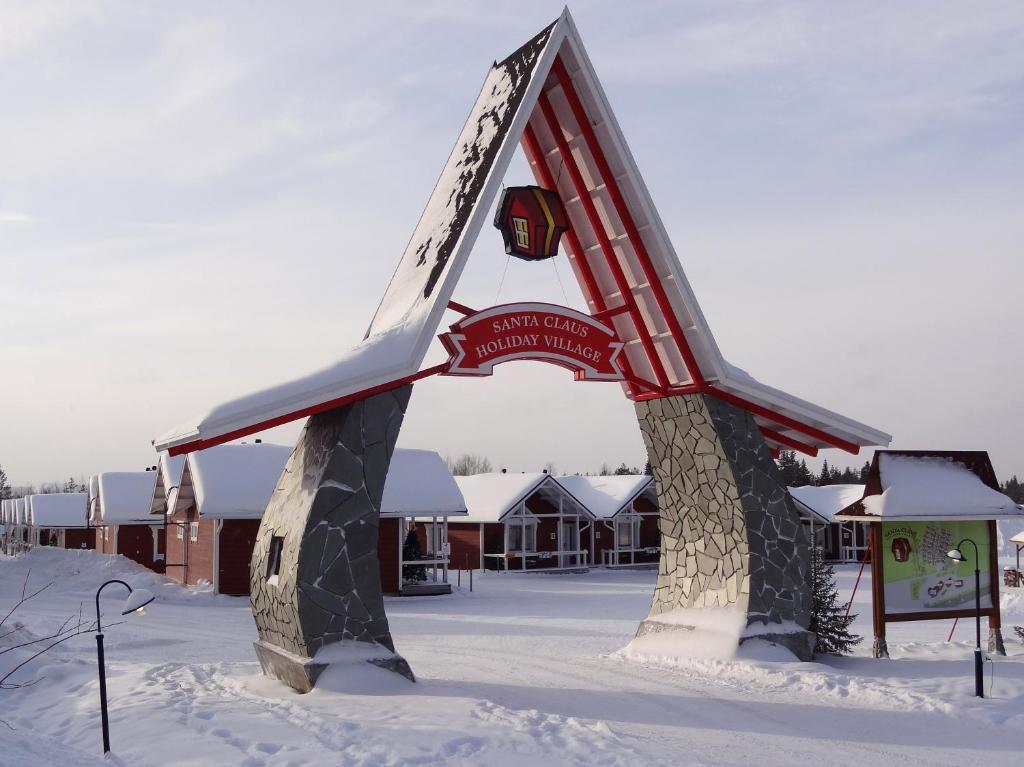 Santa Claus Holiday Village, Rovaniemi ceny