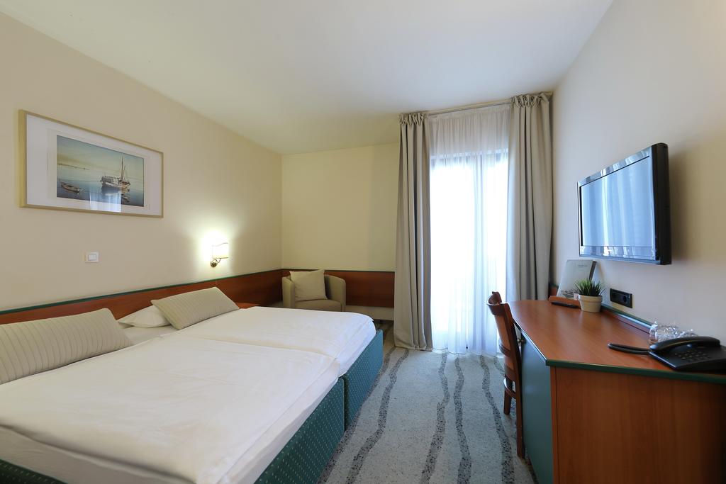 Отдых в отеле Hotel Mediteran Zadar Задар