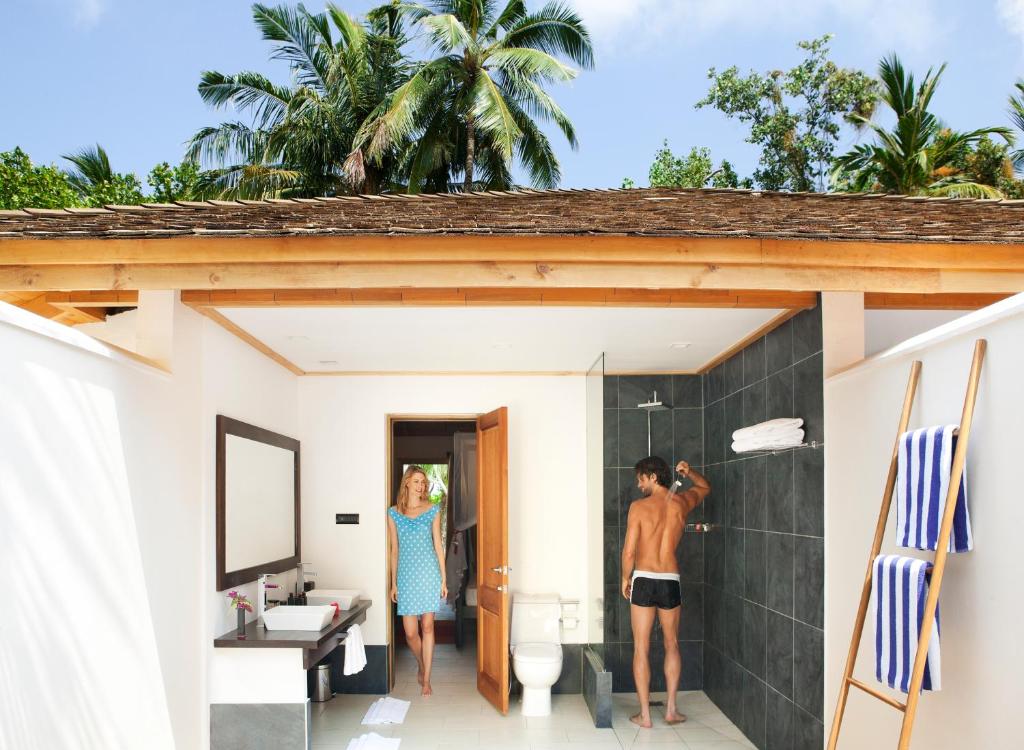 Hotel guest reviews Vilamendhoo Island Resort
