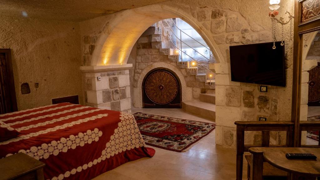 Ortahisar Elika Cave Suites