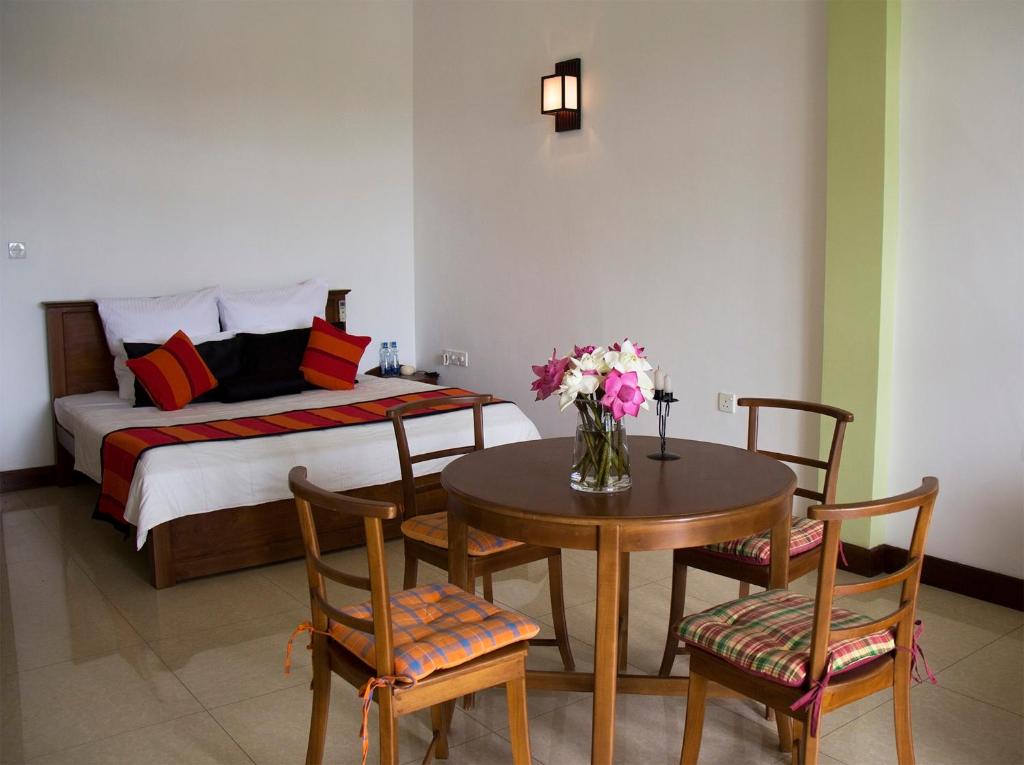 Thumbelina Apartments Шри-Ланка цены
