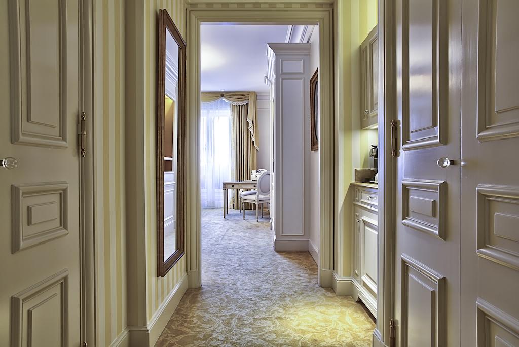 Four Seasons Hotel George V, Paryż ceny