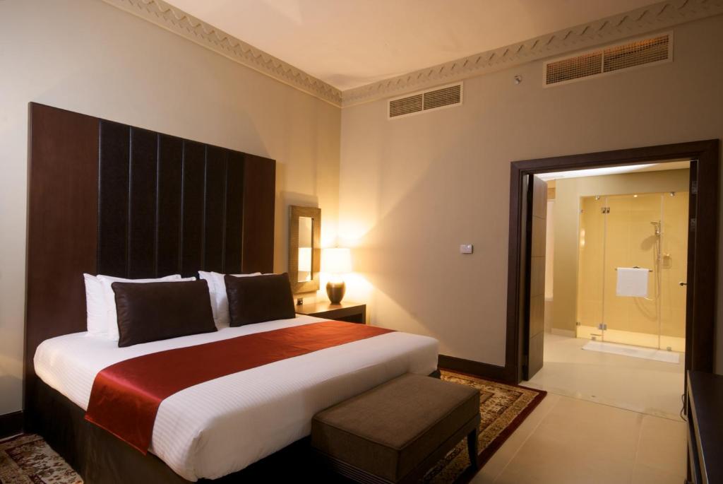 Tilal Liwa Hotel, Абу-Даби