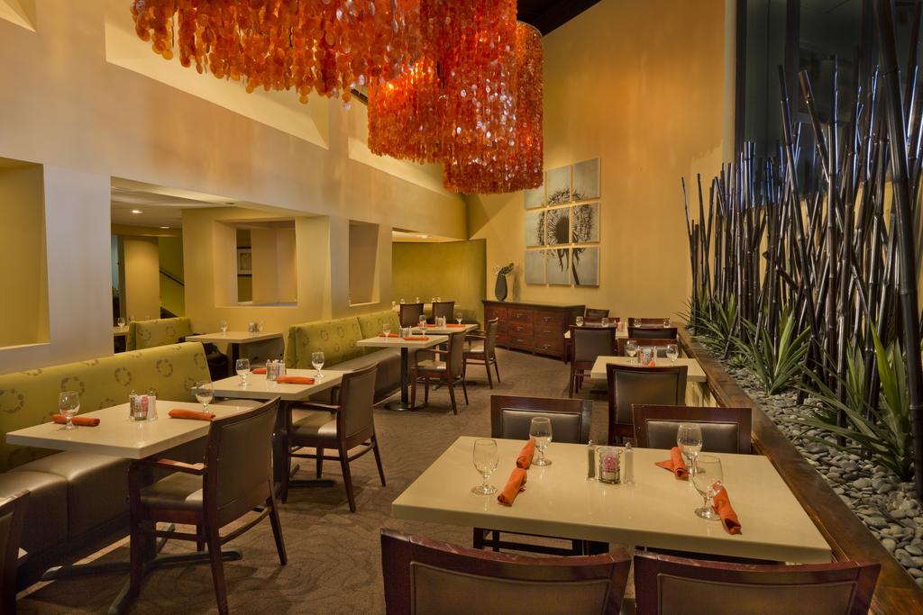 Гарячі тури в готель Doubletree By Hilton Orlando At Seaworld Орландо США
