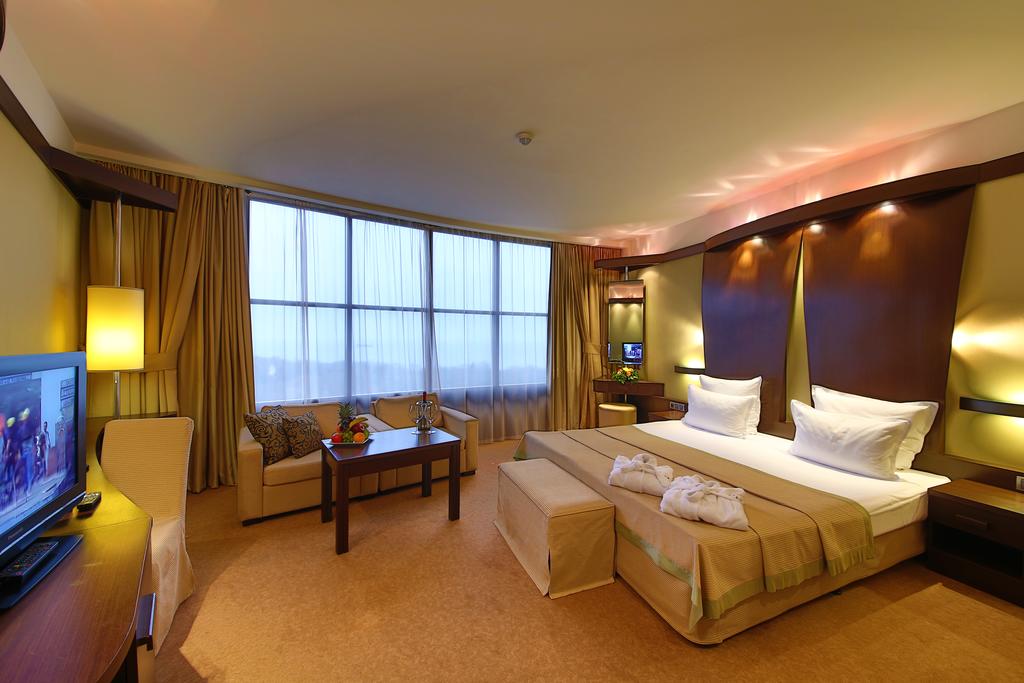 Цены в отеле Swiss-Bel Hotel And Spa Varna