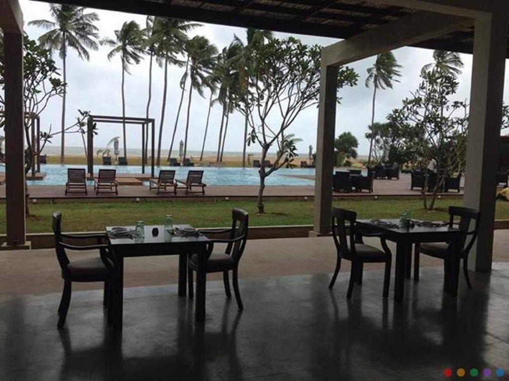 Відпочинок в готелі Suriya Luxury Resort Вайккал Шрі-Ланка