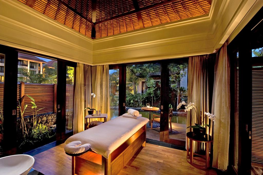 Odpoczynek w hotelu Conrad Bali