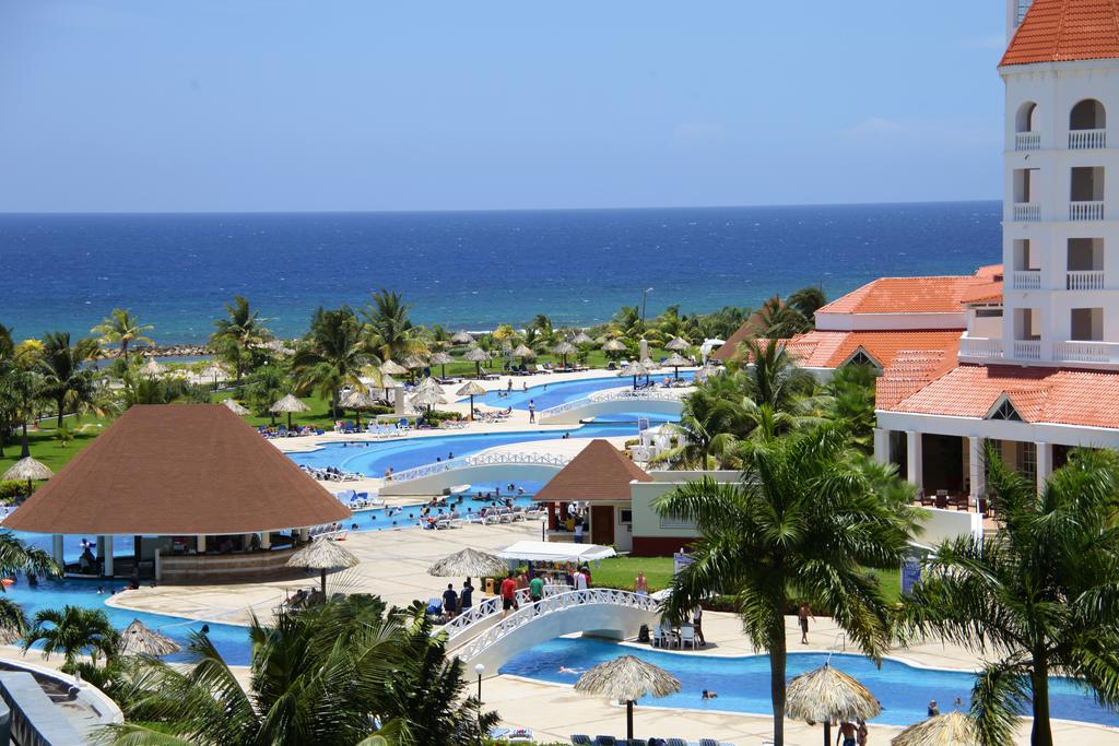 Reviews of tourists Grand Bahia Principe Jamaica